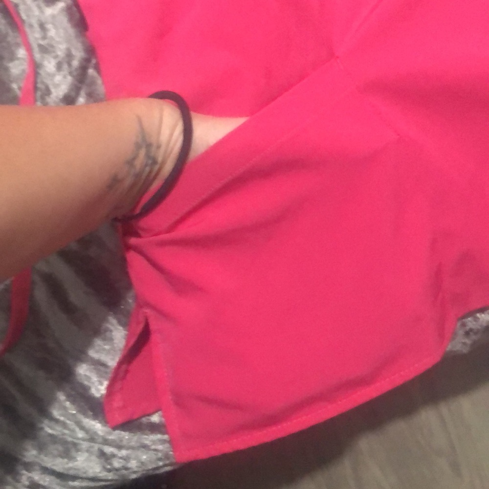 Pink scrub top - Picture 4 of 4